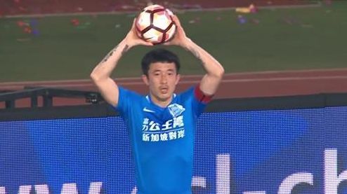金宇轩对此并不认同：“确实有不少著名导演，如彼得·杰克逊、罗伯特·罗德里格兹、盖·里奇等，他们的创作出发点也是‘图一乐’，但回到《小鹿斑比：清算》，它连这一点都难以实现，所能引发的只有‘烂片出圈’的效应。