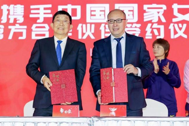 作为奥斯卡影帝，科林·费斯表示说：“在长期的否认之后，我们终于选择了分开，因为我觉得，那个在银幕上的 科林·费斯：绅士圆梦间谍 淡看荣誉会一直演戏 2015-03-30 提及科林·费斯，几乎所有人都会想到“英伦绅士”这个词。