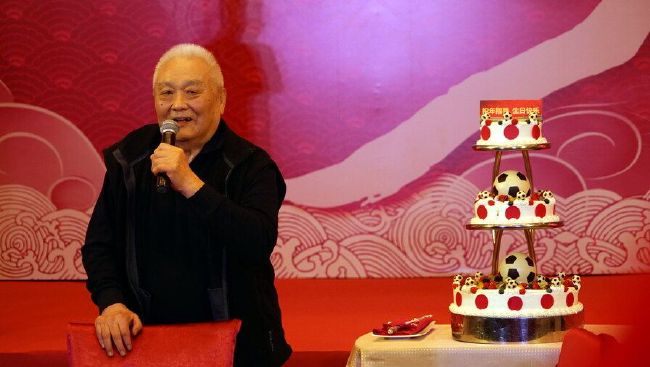 外国电影人拍摄中国故事的得与失近年来，外国电影人拍摄中国故事的现象屡见不鲜，《夜莺》《狼图腾》《烽火芳菲》《花木兰》等影片都收获了广泛关注。