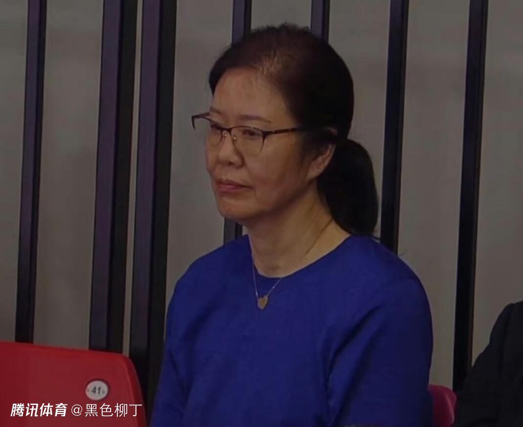 大方认爱卡哥：是的，我们订婚了 锦绣开年！