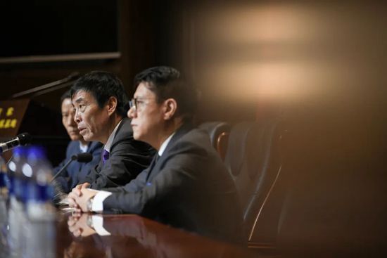 姜艺媛变身医生 2015-03-13 由吴智昊和姜艺媛主演的19禁爱情喜剧《恋爱的味道》日前定档，将于4月中旬在韩国上映。
