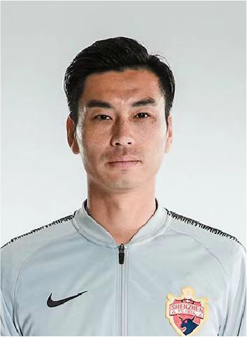 不知是否过于卖力，贾 梦工厂新作《丑娃》海报被泄露 贾斯汀亲自配音 2016-06-20 6月20日，由梦工厂出品的音乐动画《丑娃》海报被泄露，梦工厂的标示和主要人物丑娃占据了海报的中心位置，两位主要配音演员安娜·肯德里克和贾斯汀·汀布莱克​的名字也在醒目位置展现。