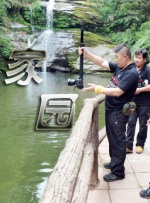 刘昊然回忆说这个年纪男孩反而希望自己成熟一点，因为看他的偶像张震老师，然后孙红雷老师姜文老师都是，所以有时候可能故意会留胡子。