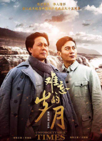 其中一张“背影杀”不仅展现了曼妙身姿，紧实的手臂线条也彰显出女性力量。